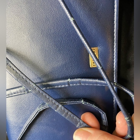 Buxton Crossbody Bag Purse Wallet
Clutch Blue Leather Card Holder Purse Bag - Picture 14 of 15